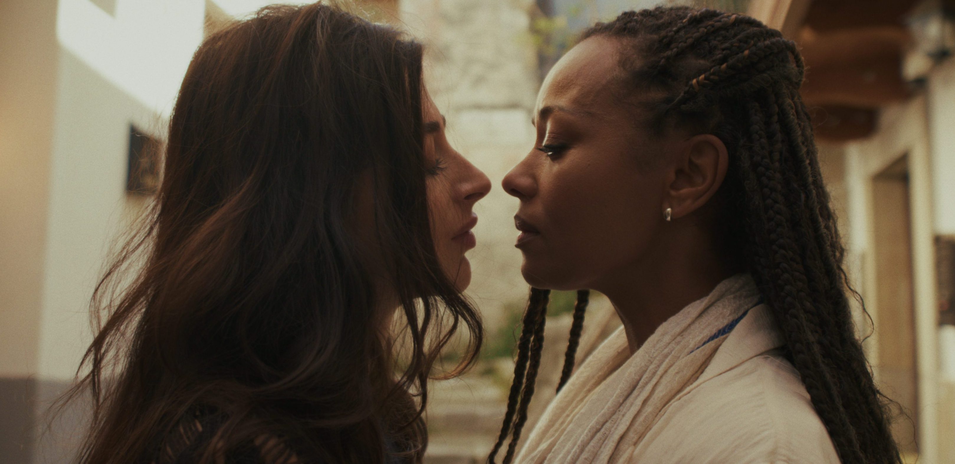 Nina-Pons-e-Melanie-Liburd-A-year-in-London